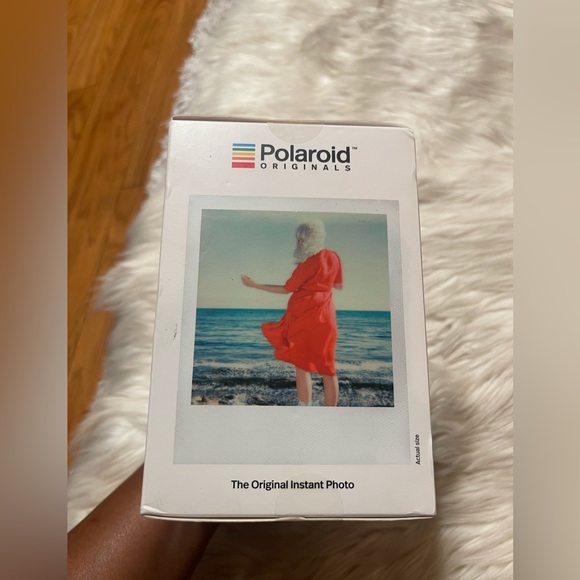 POLAROID ONE STEP 2 i-TYPE INSTANT CAMERA IN ORIGINAL BOX - Picture 4 of 11